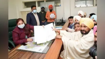 Punjab Election 2022: सीएम चन्नी ने बरनाला के भदौड़ से दाखिल किया नामांकन, अरविंद केजरीवाल ने कसा तंज