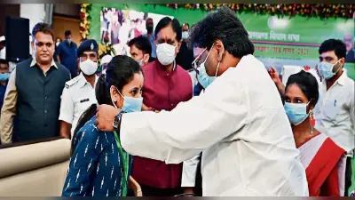 Explainer: झारखंड मुख्यमंत्री गाड़ी योजना क्या है, कैसे करेगा ये काम? जानें डिटेल्स