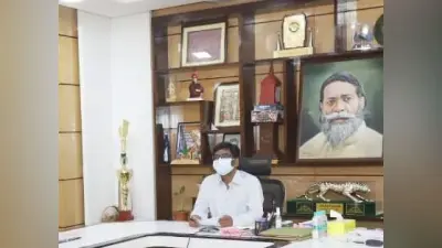 झारखंड के सीएम हेमंत सोरेन के पास पहुंची IAS पूजा सिंघल के सस्पेंशन की फाइल, ED की रिमांड पर हैं पूजा