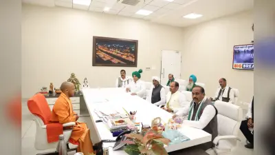 Lucknow: मुख्यमंत्री योगी आदित्यनाथ से मिला किसानों का प्रतिनिधिमंडल, सौंपा मांगपत्र, कही ये बात…
