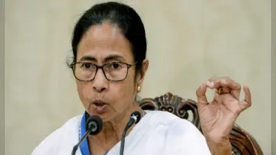 राज्य की अनुमति के बगैर ट्रेनों को भेजने पर ममता बनर्जी ने जतायी नाराजगी, प्रधानमंत्री से हस्तक्षेप की मांग की