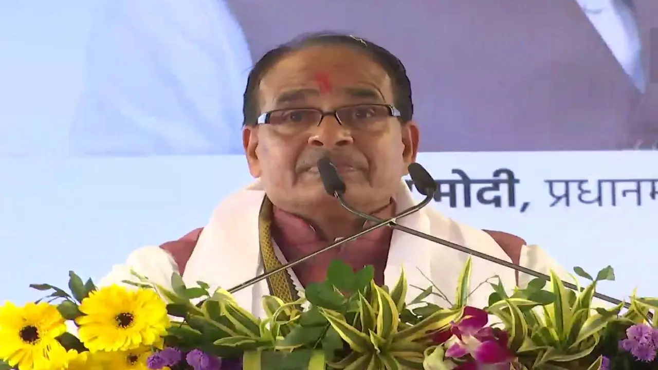 MP News: शिवराज सरकार की बड़ी सौगात, किसानों को छह हजार रुपये तो सचिवों को मिलेगा सातवें वेतनमान का लाभ