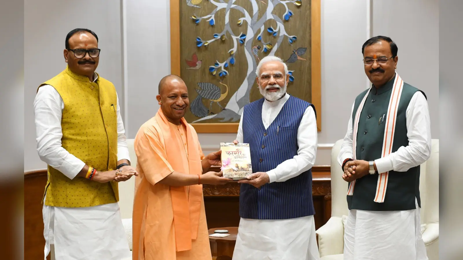 दोनों डिप्टी सीएम के साथ दिल्ली दरबार पहुंचे योगी आदित्याथ, जानिए क्या है इस दौरे का सियासी संदेश?