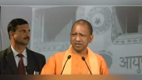Varanasi: सीएम योगी बोले- कोरोना काल में यूपी ने मॉडल किया पेश, स्वास्थ्य क्षेत्र में तेजी से कर रहे काम