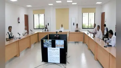 ऑनलाइन एजुकेशन प्रणाली के विस्तार पर बल दें, क्वॉरेंटाइन सेंटरों पर प्रवासियों का बनाएं आधार कार्ड : सीएम नीतीश