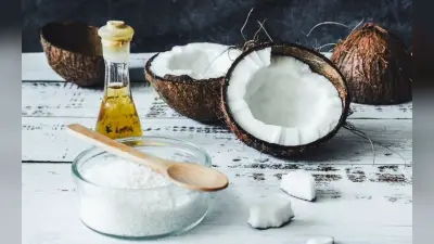 World Coconut Day 2022: गुणकारी है कच्चा नारियल, Weight Lose और बालों के लिए है अमृत