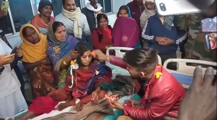 अस्पताल के बेड पर घायल प्रेमी जोड़े की हुई शादी, गवाह बने मरीज, डॉक्टर ने दी बधाई, जानें क्या है मामला