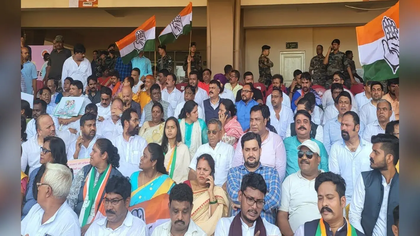 Jharkhand News : महंगाई के खिलाफ कांग्रेस का प्रदर्शन, राजभवन पहुंच Modi सरकार पर निशाना, कई हिरासत में