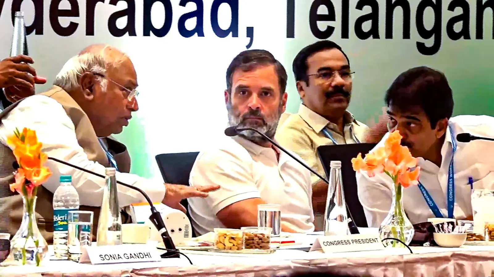 CWC Meet: कांग्रेस कार्यसमिति की बैठक में चुनावी हार पर मंथन और आगे की रणनीति पर चर्चा