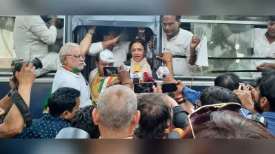 तस्वीरों में देखें कांग्रेस का महंगाई के खिलाफ यूपी में हल्लाबोल, हर कदम पर पुलिस से हुई तीखी बहस