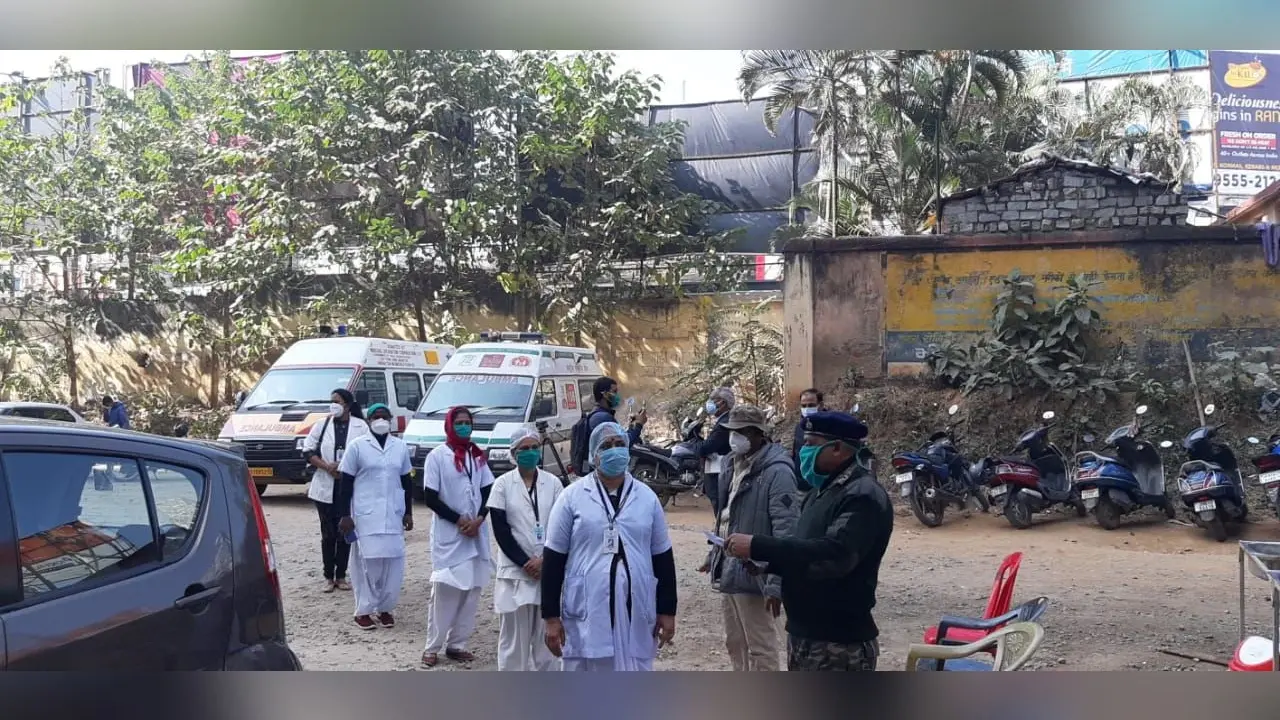 Corona Vaccination Dry Run : कोरोना का टीका लेने से डॉक्टर व नर्स ने किया इनकार, काउंसेलिंग के बाद मानी, रांची सदर अस्पताल में हुआ रिहर्सल