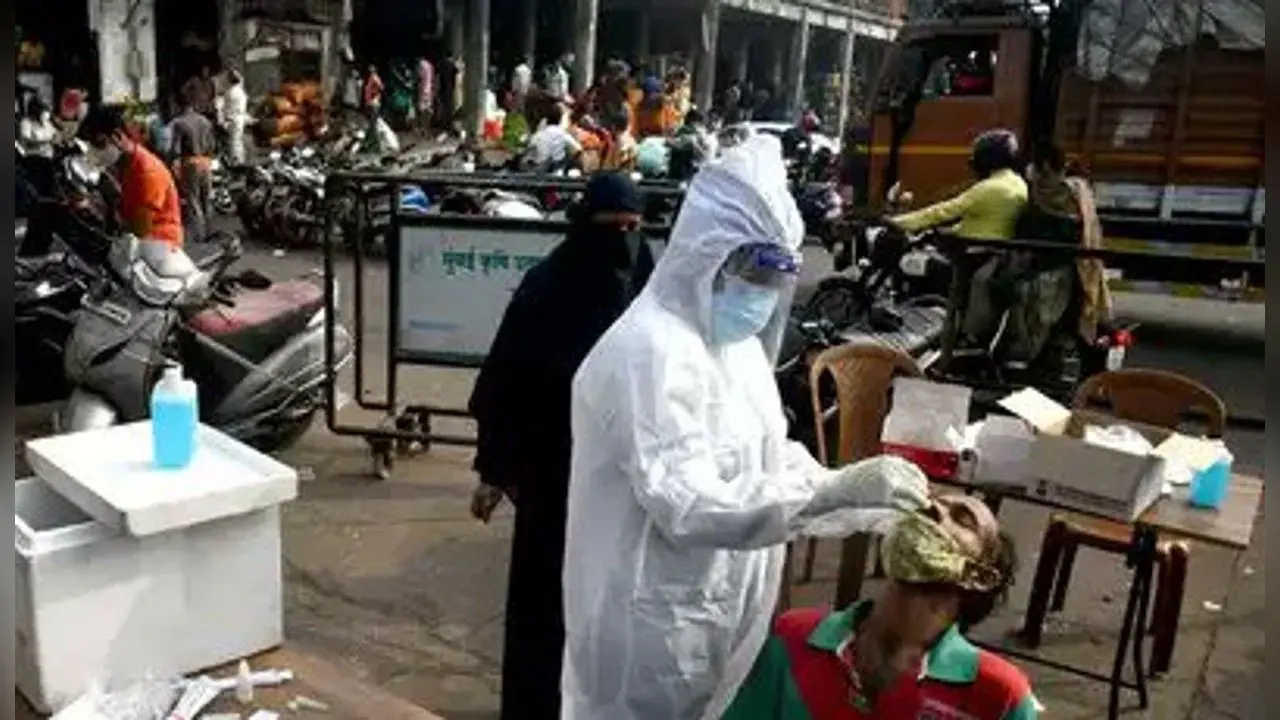 ओमिक्रॉन के बढ़ते केस के बीच बच्चों को स्कूल भेजना कितना उचित? क्या कहते हैं डॉक्टर