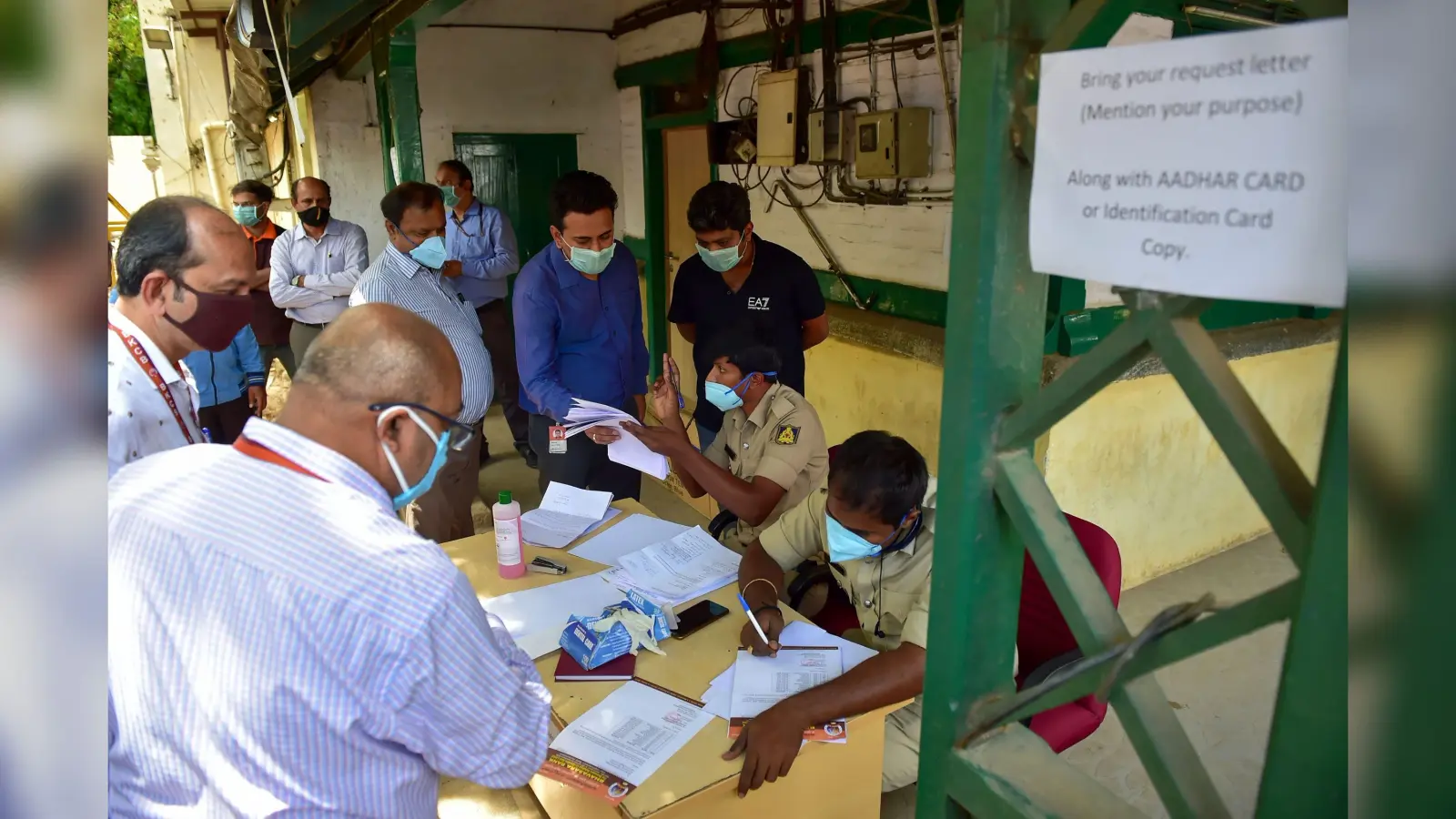 Coronavirus Outbreak: देश में दो तिहाई कर्मचारियों को अप्रैल में मिलेगा 25 प्रतिशत अतिरिक्त वेतन