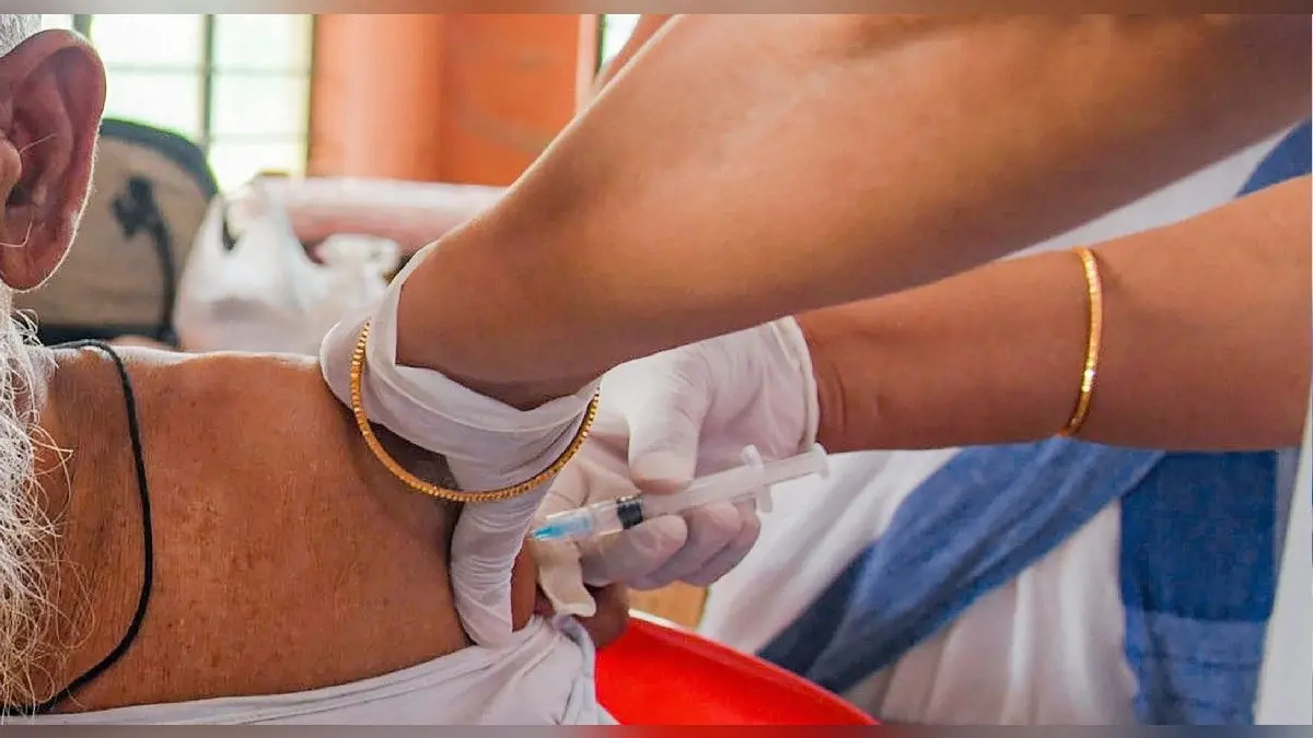 Booster Dose: केवल इन्हें दिया जाएगा कोरोना वैक्सीन का बूस्टर डोज!