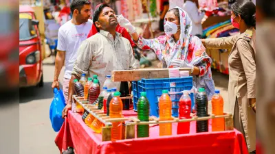 Coronavirus में क्या होता है R वैल्यू जिसकी चेतावनी जारी की गयी, क्यों डेल्टा से खतरनाक है ओमिक्राॅन