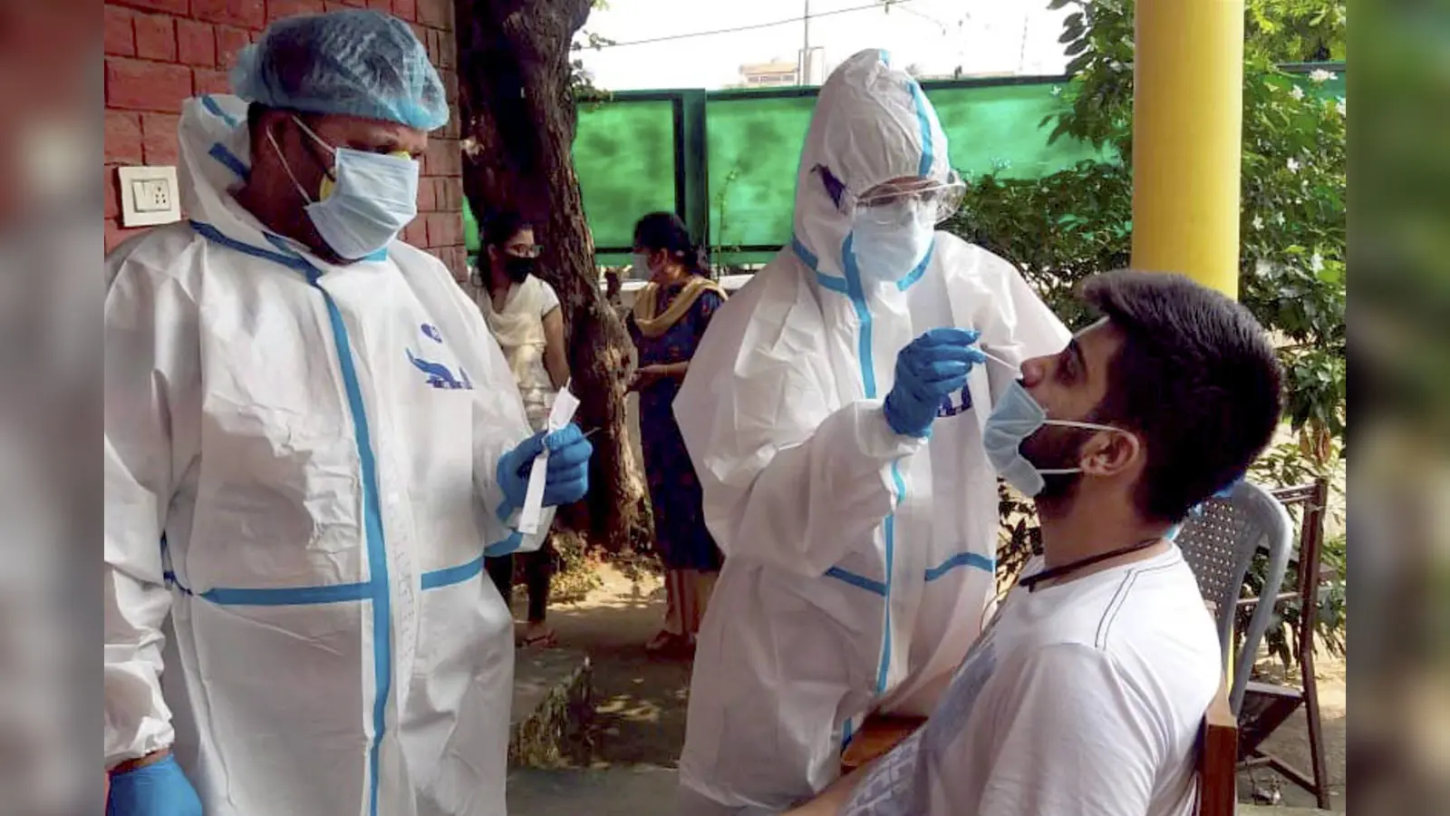 Coronavirus Outbreak : देश में कोरोना मरीजों की संख्या 8 लाख के पार, अब तक 22000 से अधिक की मौत