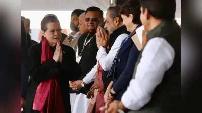 सोनिया गांधी बनाएगी किचन कैबिनेट, छह महीने बाद होगा नये अध्यक्ष का चुनाव ! जानें CWC बैठक की इनसाइड स्टोरी