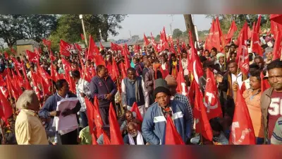 Bengal Chunav 2021 : ‘ममता का ट्रैक रिकॉर्ड खराब, बंगाल चुनाव के बाद बीजेपी से मिला सकती है हाथ’- CPIM महासचिव सीताराम येचुरी का दावा
