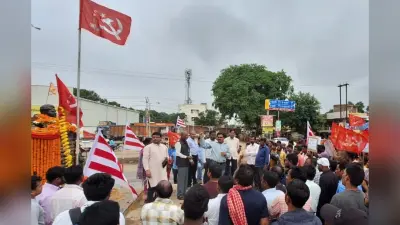 सुभाष मुंडा हत्याकांड: थम नहीं रहा आक्रोश, साजिशकर्ता के खुलासे की मांग को लेकर सीपीएम ने किया विरोध प्रदर्शन