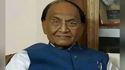 भाजपा नेता सीपी ठाकुर हुए कोरोना संक्रमित, ट्वीट कर खुद दी जानकारी, जानें किस नेता की सेहत में हुआ सुधार