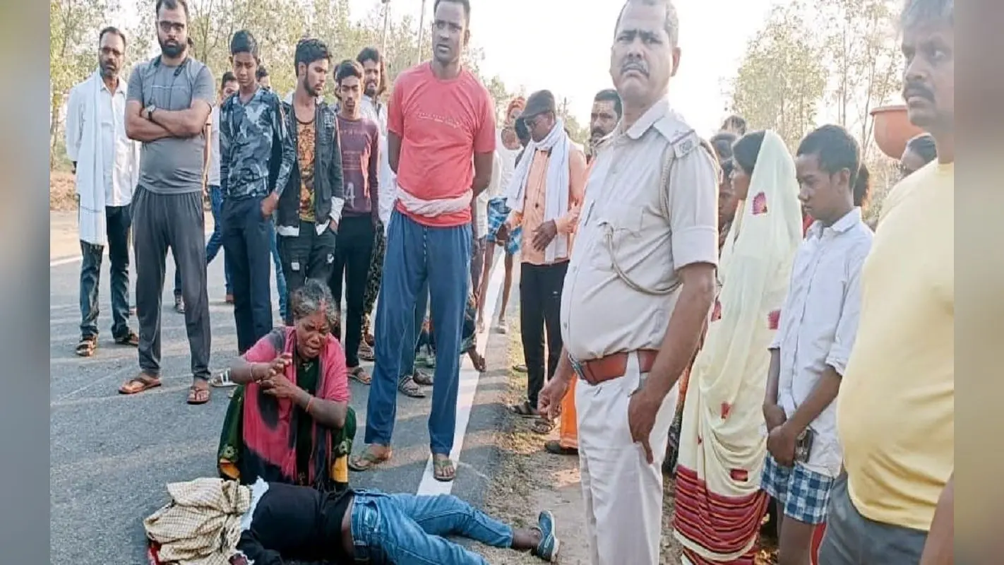 झारखंड: धारदार हथियार से युवक की हत्या, शादी समारोह में साथ लेकर गए दोस्त हैं फरार