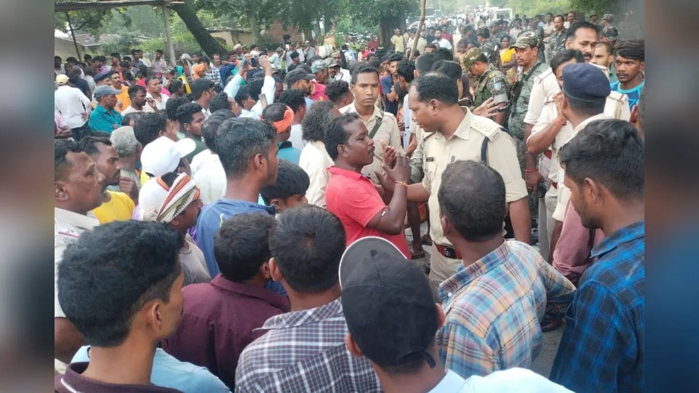 Jharkhand Crime News : रांची के मैक्लुस्कीगंज में फुटबॉल मैच देखकर घर जा रहे 2 युवकों की हत्या, घंटों सड़क जाम