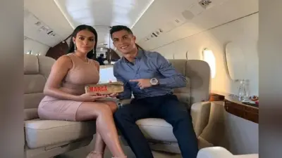 Ronaldo Lifestyle: दुनिया की सबसे महंगी कार से लेकर हीरे की घड़ी तक इन अनूठे चीजों के मालिक हैं रोनाल्डो, रॉयल लाइफ जीते हैं पुर्तगाली कप्तान