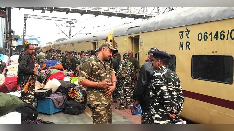 चुनाव से पहले सीआरपीएफ की 12 कंपनियां पहुंचीं बंगाल, इन जिलों में होगी तैनाती