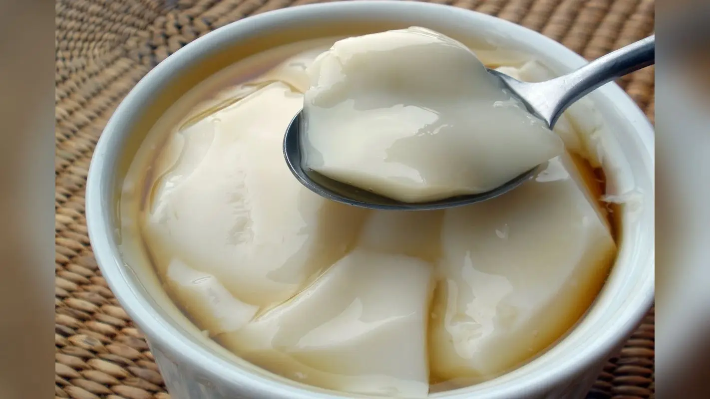 Curd with Salt Side Effects: दही में नमक मिलाकर खाने के नुकसान, जानिए कब और कैसे करें इसका सेवन