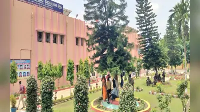 DAV ललपनिया के आर्ट्स शिक्षक पर लगा छात्रा से आपत्तिजनक चैट करने का आरोप, अभिभावक ने की टीचर को हटाने की मांग