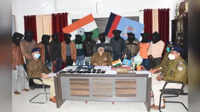 सगे भाई सहित 12 साइबर क्रिमिनल देवघर में गिरफ्तार, जानें कैसे करते थे लोगों से ठगी