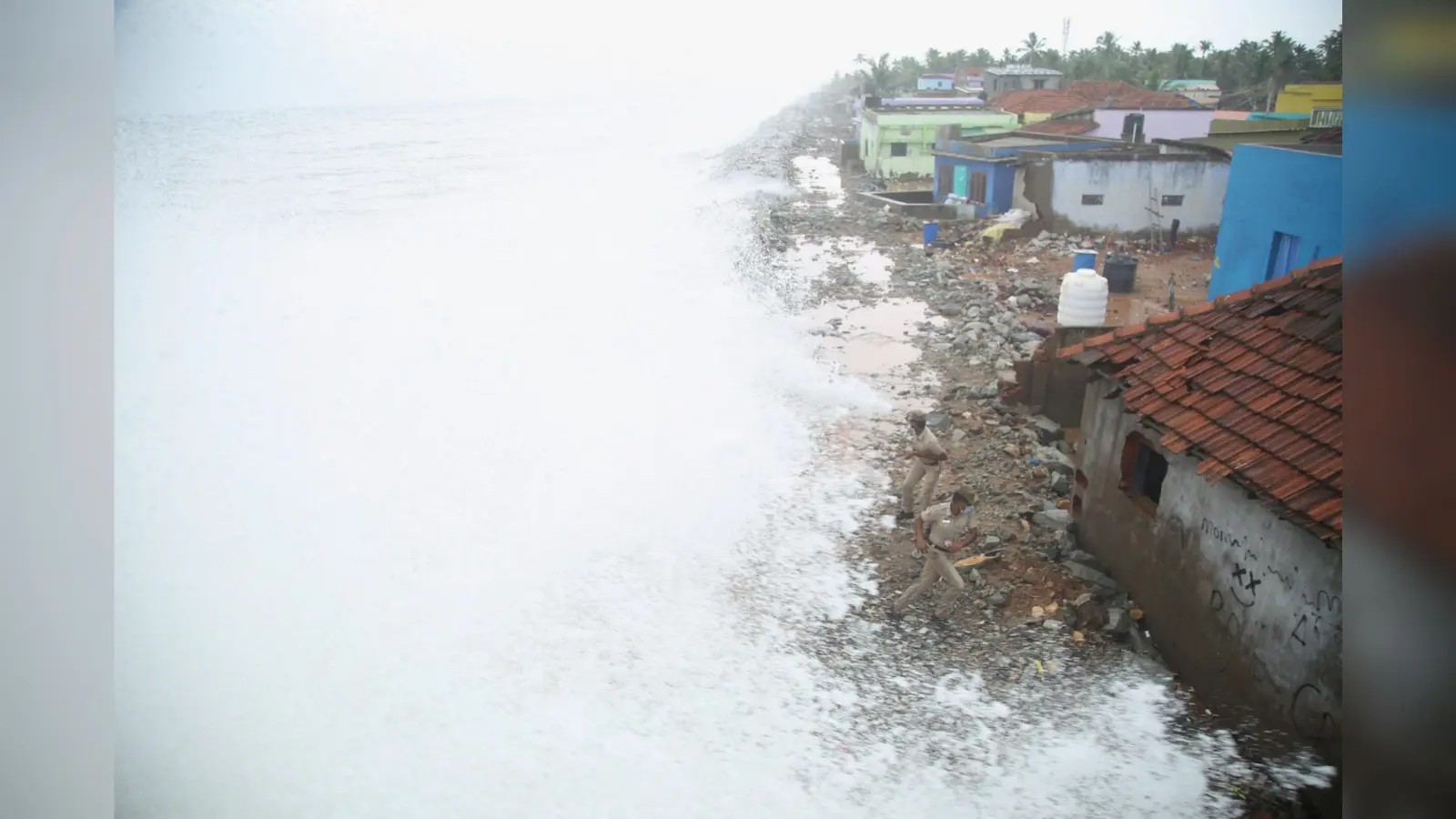 Cyclone Tauktae Destroyed : ‘ताऊ ते’ चक्रवात ने ली जहाज पर सवार 26 लोगों की जान, अरब सागर में फंस गए थे सभी