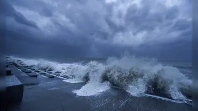 Cyclone Yaas, Land Falling: तूफान यास की लैंडफॉलिंग शुरू, यूपी में तेज हवाओं के साथ जोरदार बारिश की चेतावनी, इस जिलों पर पड़ेगा ज्यादा प्रभाव
