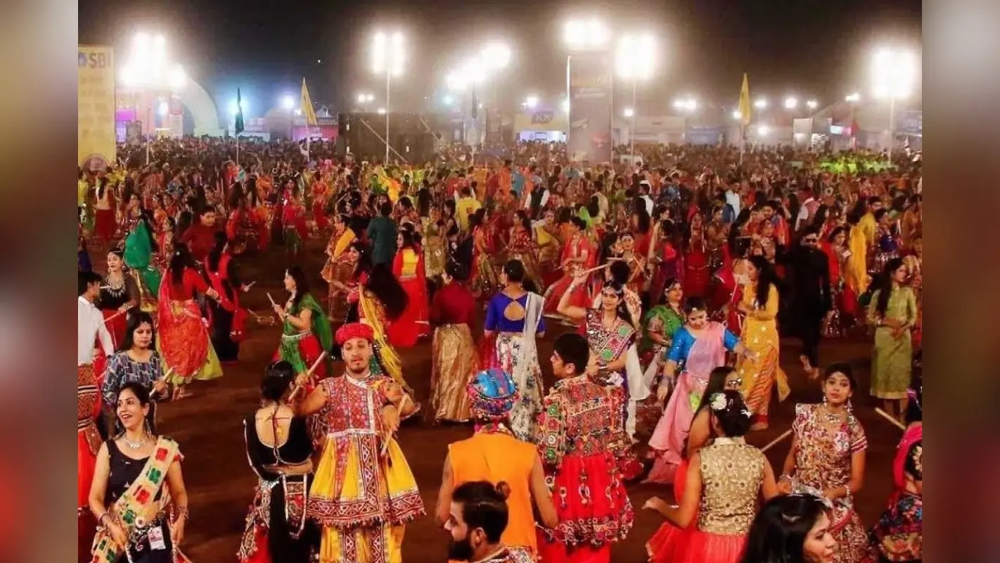 धनबाद : डीआरएम की पत्नी का चप्पल उतरवाना अस्पताल कर्मचारी को पड़ा महंगा, जानें पूरा मामला