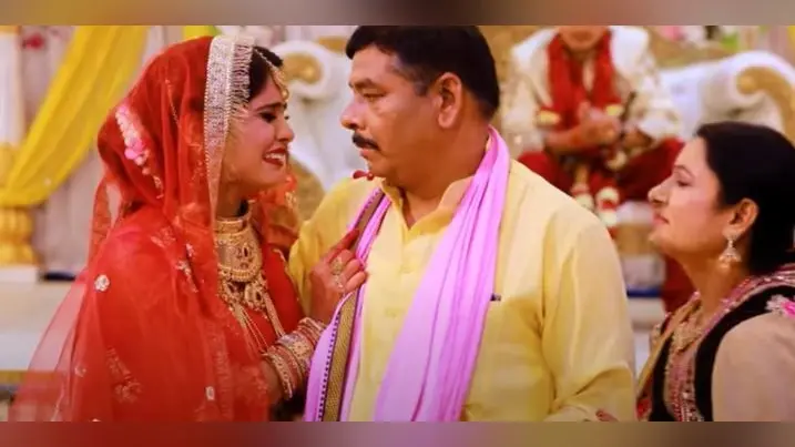 बिटिया की विदाई से आंखें नम, इस स्पेशल सॉन्ग को देखकर समझ सकेंगे एक पिता के दिल का दर्द