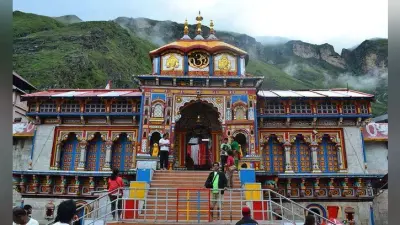 Durga Puja : पटना के न्यू स्टूडेंट क्लब में दिखेगा बद्रीनाथ मंदिर का प्रतिरूप, 50 फीट ऊंचा होगा पंडाल