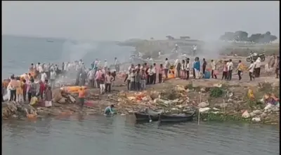 आरा में चिता जलाने के लिए कम पड़ी लकड़ियां, गर्मी से हो रही है रोजाना 15 से 20 मौतें