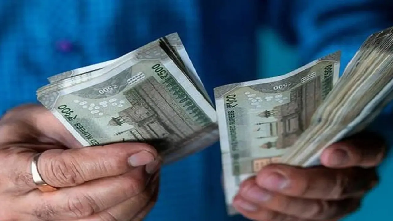7th Pay Commission: केंद्रीय कर्मचारियों को एरियर के साथ डीए मिलने का काउंटडाउन शुरू, जानें बड़ा अपडेट