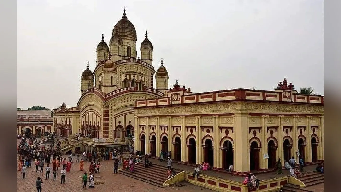 दक्षिणेश्वर मंदिर की संपत्ति के दुरुपयोग का आरोप, मामला पहुंचा हाईकोर्ट