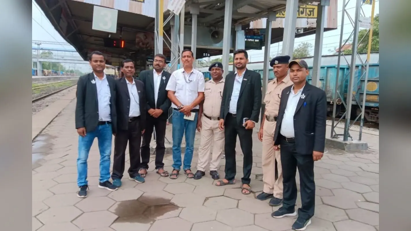 झारखंड: एक्सप्रेस ट्रेनों में चला विशेष चेकिंग अभियान, बेटिकट पकड़े गए 329 यात्री, ढाई लाख से अधिक का जुर्माना