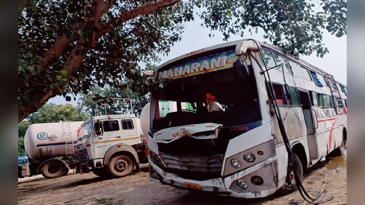 रांची से मसौढी जा रही बस दनुआ घाटी में पलटी, दर्जनों लोग हुए घायल