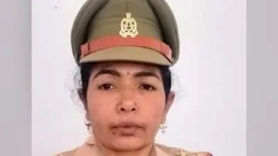 Varanasi News: रिश्वत लेते रंगे हाथों गिरफ्तार घूसखोर महिला दारोगा, जांच के बाद किया बर्खास्त