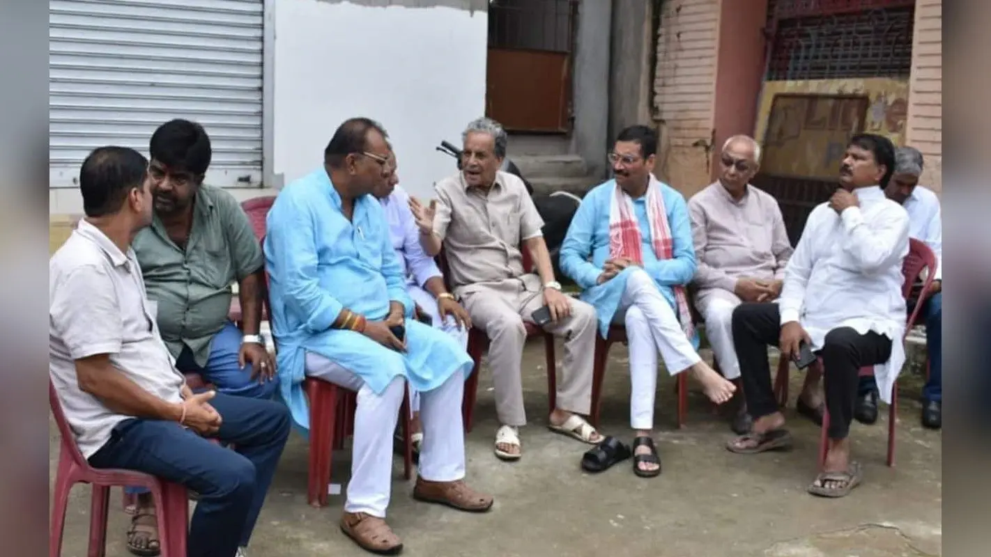 पूर्वी सिंहभूम के जयपुरा गांव पहुंचे बीजेपी नेता दीपक प्रकाश, 40 गांवों के ग्रामीणों को दिया ये भरोसा