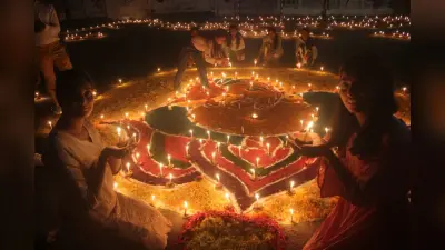 Diwali 2022: कोरोना के बाद इस साल दीपावली गुजरी खुशहाली वाली, तस्वीरों में दिखी खुशियों की झलक