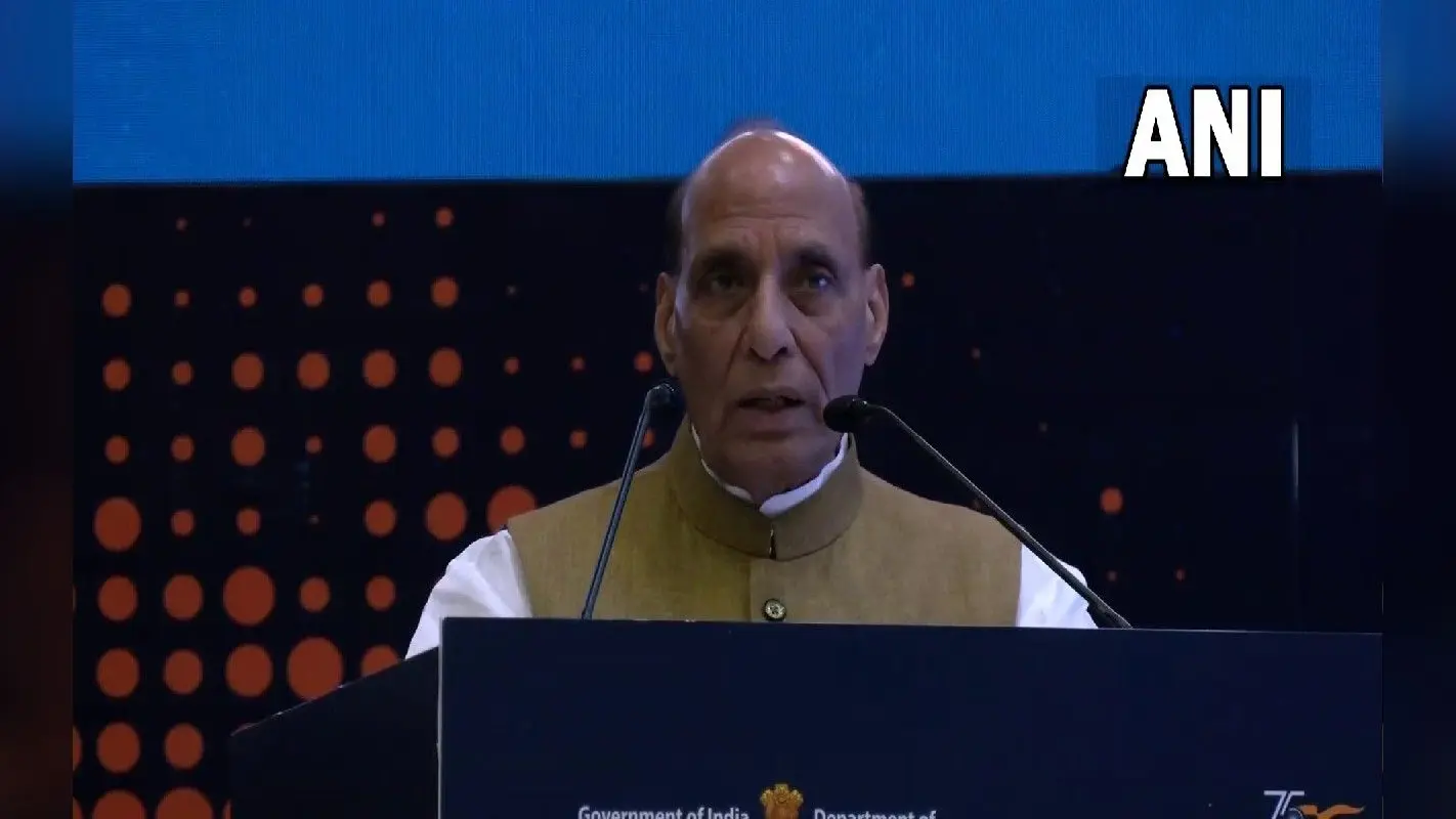 Defense Expo: दुनिया देखेगी भारत की ताकत, मंथन समारोह में बोले राजनाथ सिंह- देश में प्रतिभा की कमी नहीं