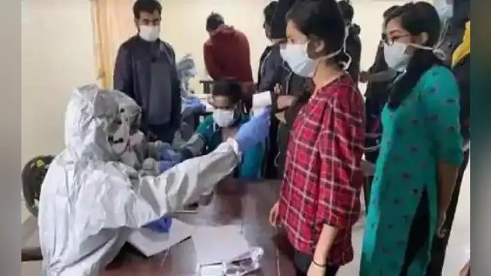 WPL 2023: आरसीबी की लगातार पांचवीं हार, दिल्ली कैपिटल्स ने 6 विकेट से हराया, देखें तस्वीरें