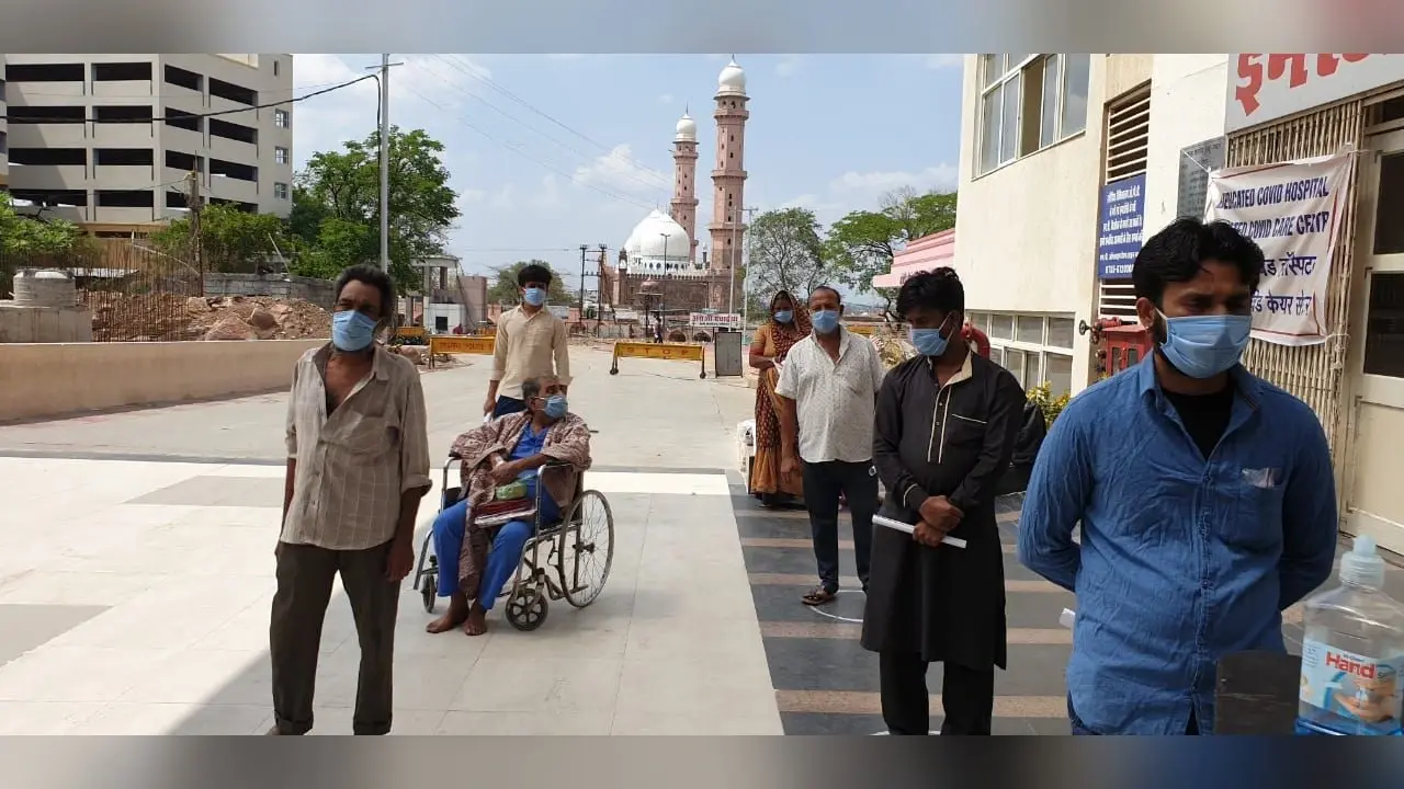 दिल्लीवासी हूं, साबित करेंगे तभी होगा कोरोना का इलाज, जानिए क्या दिखाने होंगे आईडी प्रूफ