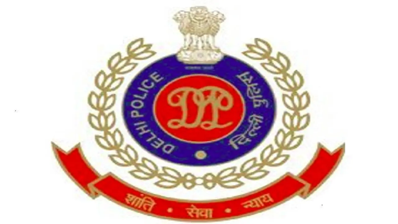 Delhi Crime News: दिल्ली में फर्जी जॉब कॉल सेंटर का भंडाफोड़, पुलिस ने 3 लोगों को किया गिरफ्तार
