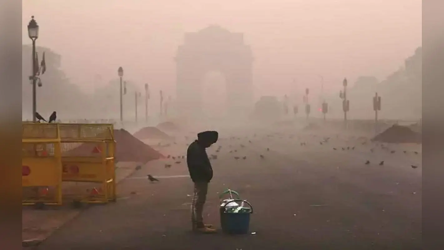 Delhi: प्रदूषण का गिरता स्तर बढ़ा रही चिंता, दिल्ली में ट्रकों और कारों के प्रवेश पर रोक! जानें नए नियम