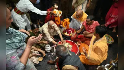 झारखंड के राज्यपाल रमेश बैस सपरिवार पहुंचे देवघर, बैद्यनाथ मंदिर में की पूजा-अर्चना, बाबा का लिया आशीर्वाद
